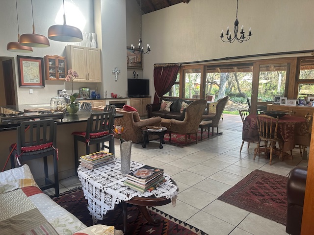 5 Bedroom Property for Sale in Lakeland North West